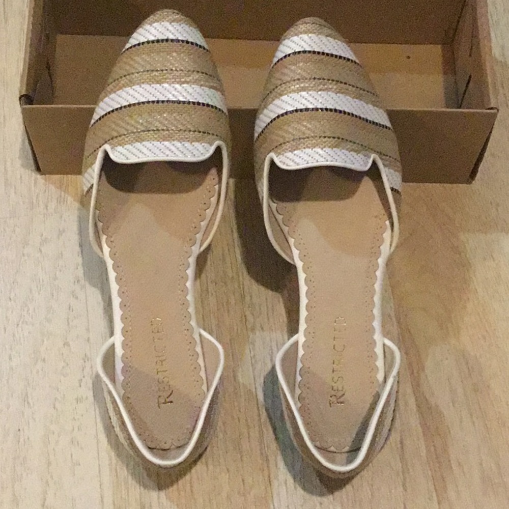 NEW Restricted Dorsay flats Sz 9 tan/white